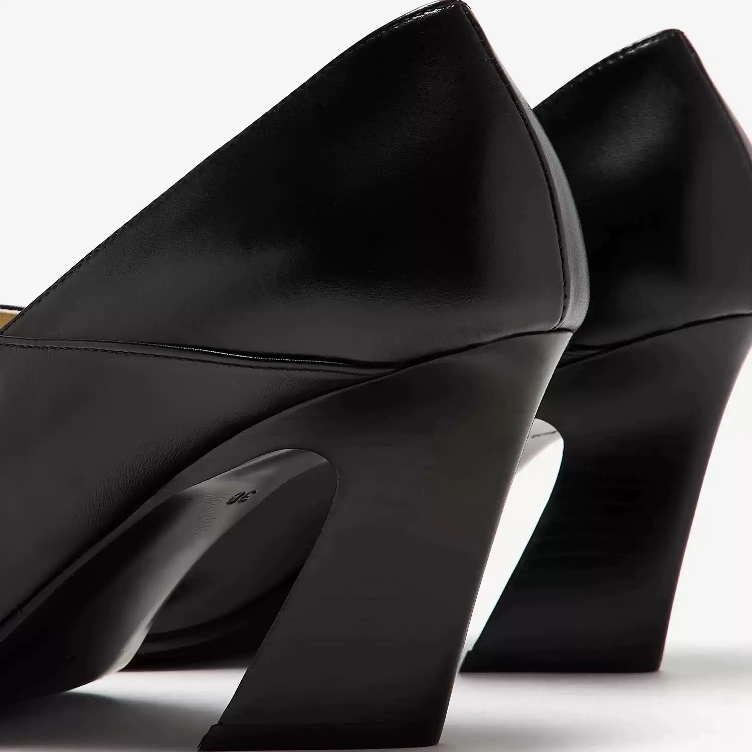 レディース ブラック レザー スクエアトゥ ブロックヒール  - Formal Wear Women'S Loafers のレビューと価格