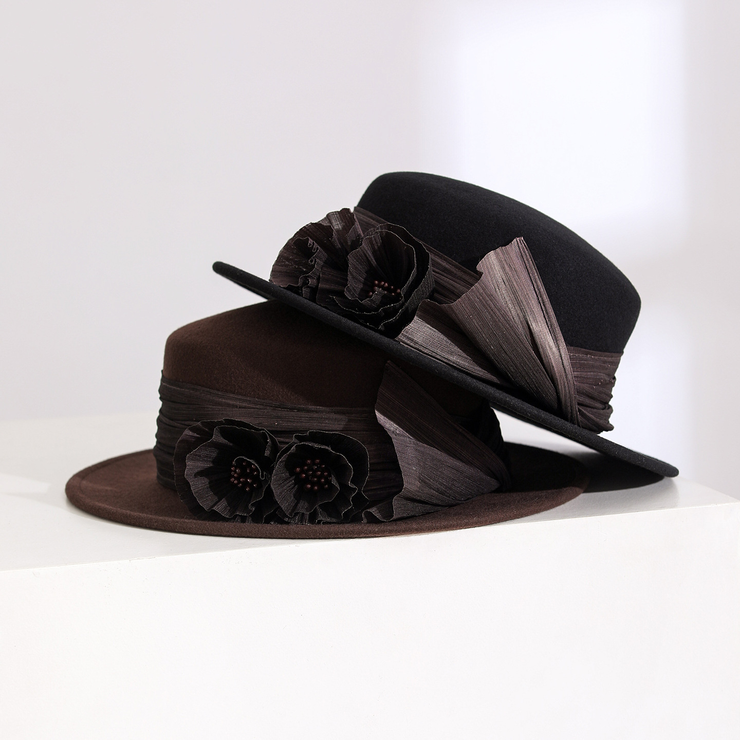 フランス製高級ウールフェルト素材のフラットトップハット。上品 - High End Women'S Formal Wear のレビューと価格