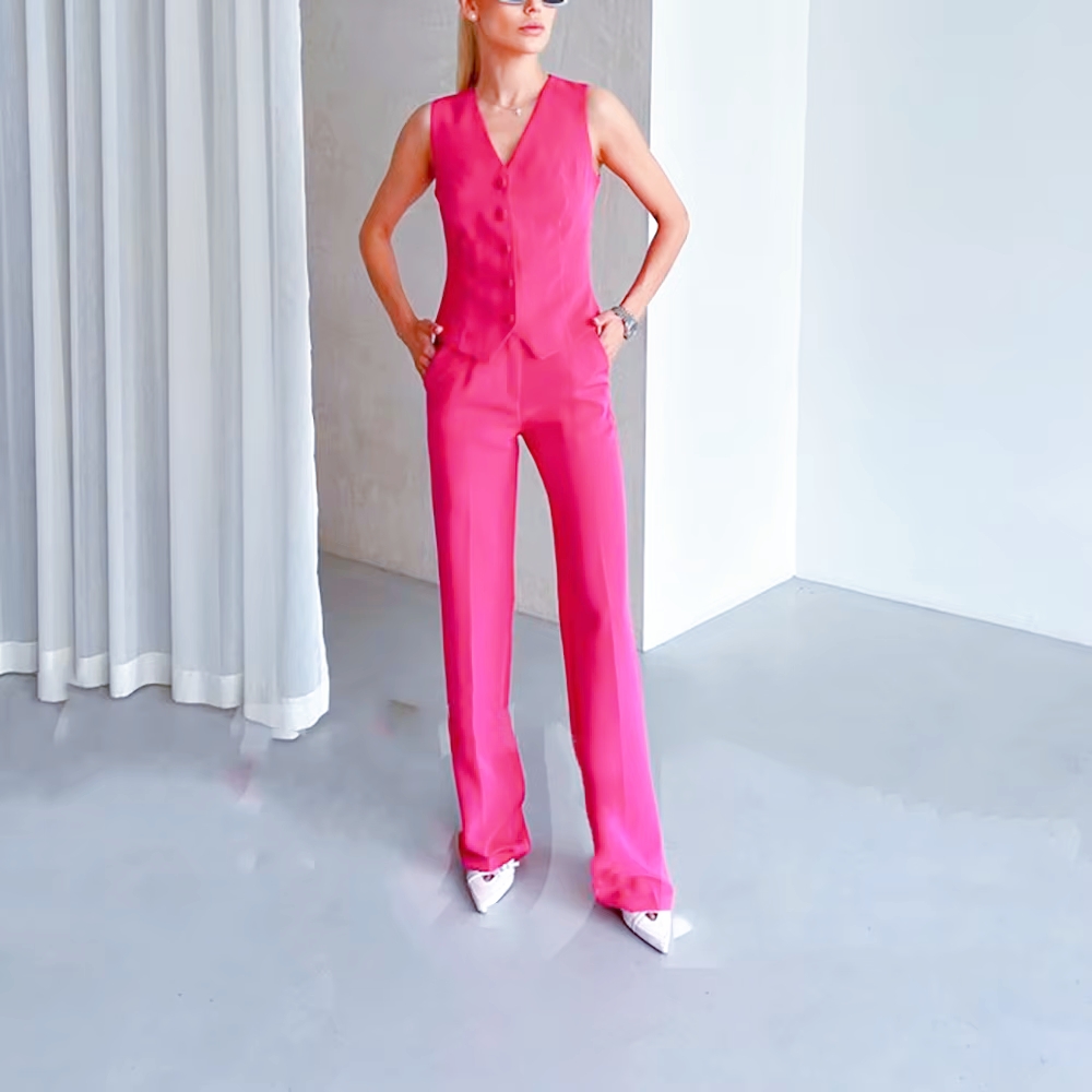 レディーススーツ3点セット ローズレッド ツーボタン 無地  - Women Formal Wear Tailor のレビューと価格