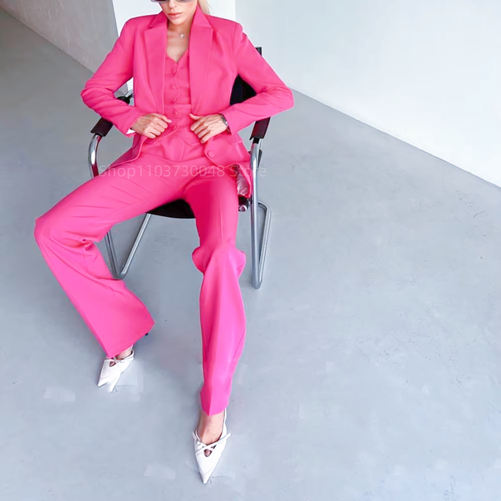 レディーススーツ3点セット ローズレッド ツーボタン 無地  - Women Formal Wear Tailor のレビューと価格