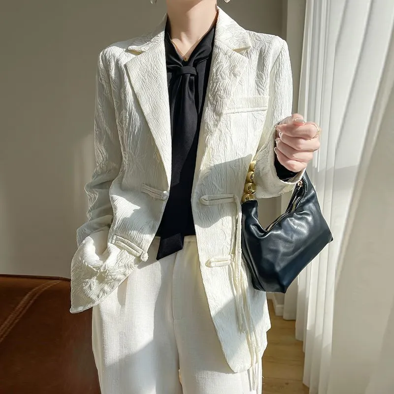 レディース ホワイト テクスチャード ブレザー ジャケット  - Women Formal Wear With Blazer のレビューと価格
